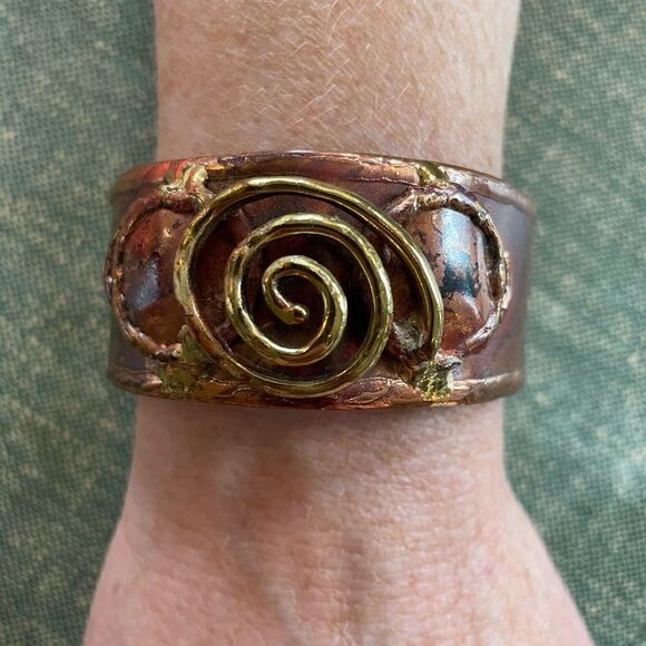 NWT Handcrafted Copper Bangle Bracelet - Picture 1 of 4